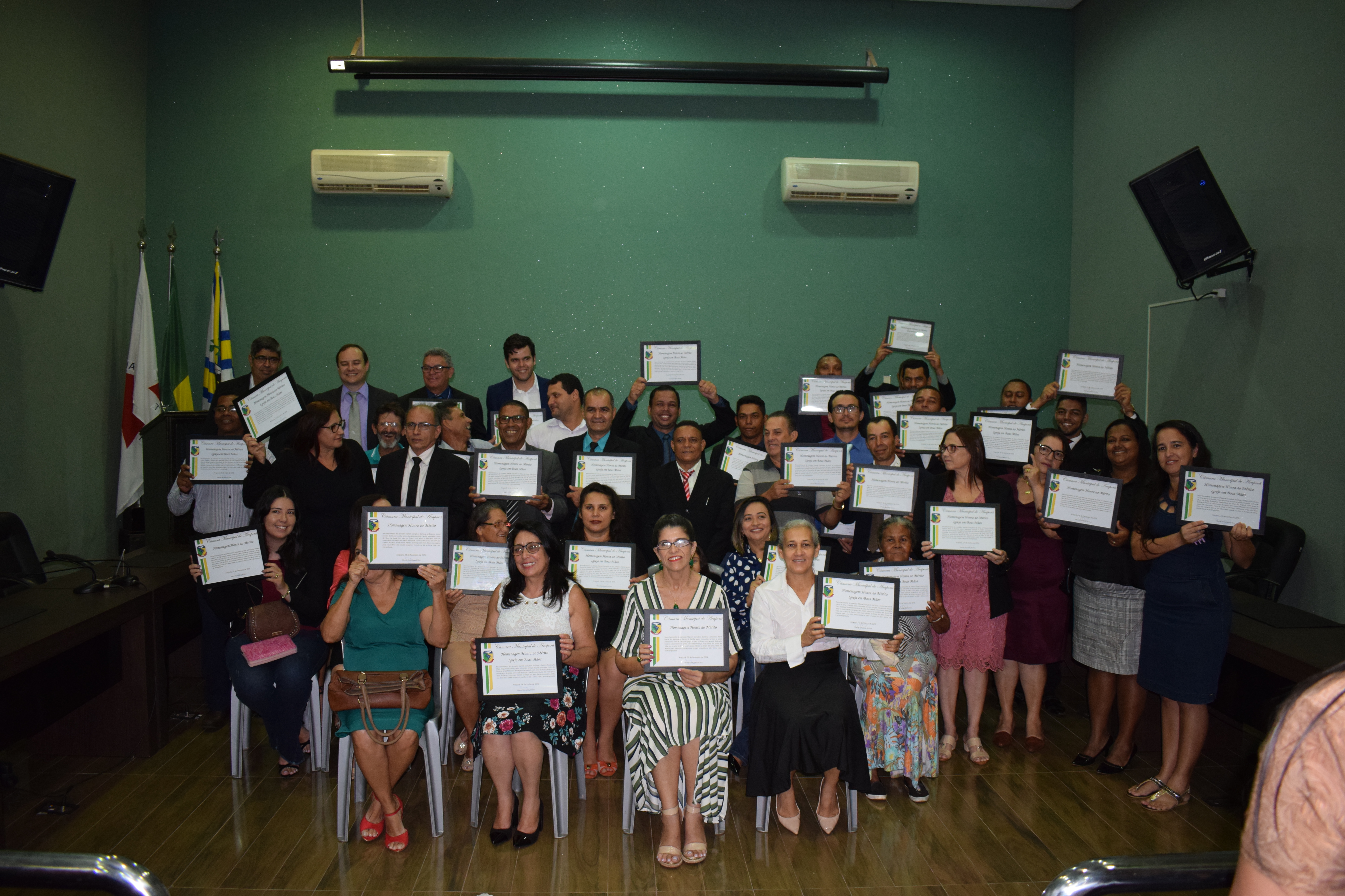 Entrega de Diploma de Mérito Denominado "IGREJA EM BOAS MÃOS” 26/06/2019